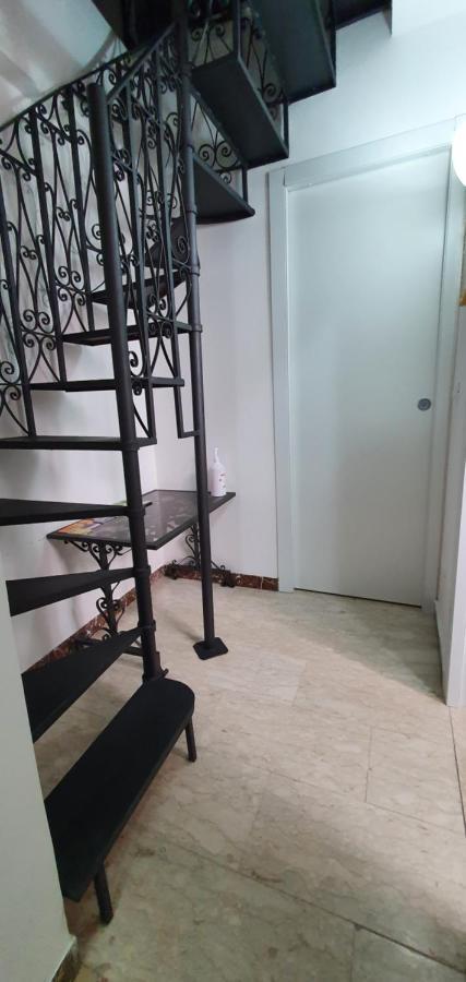 דירות קסטלמולה Casa Enrico מראה חיצוני תמונה