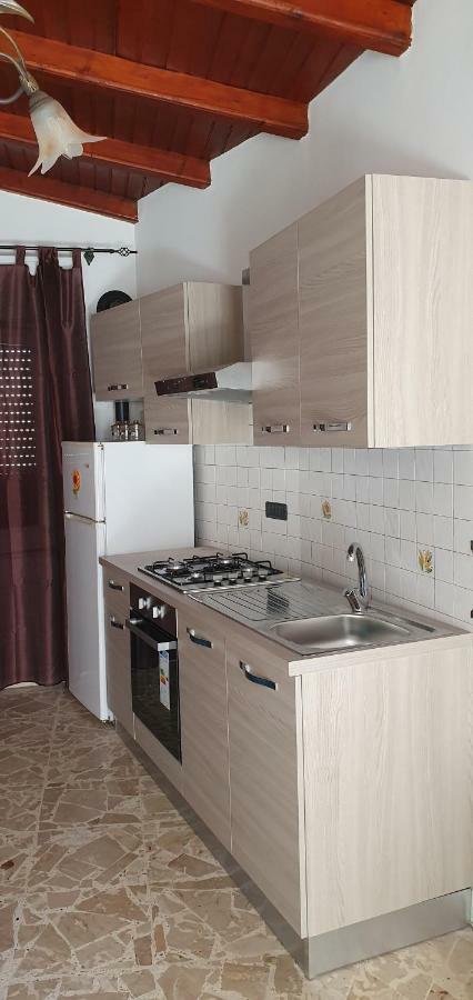 דירות קסטלמולה Casa Enrico מראה חיצוני תמונה