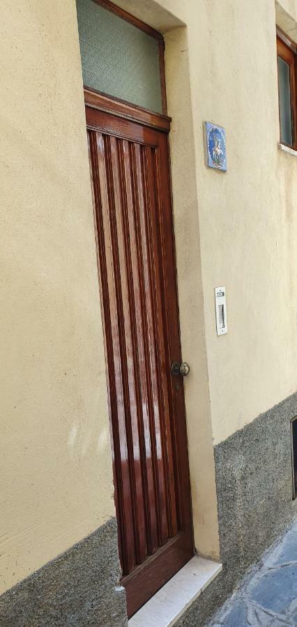 דירות קסטלמולה Casa Enrico מראה חיצוני תמונה