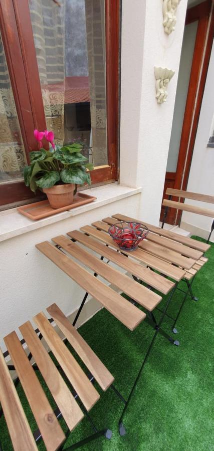 דירות קסטלמולה Casa Enrico מראה חיצוני תמונה